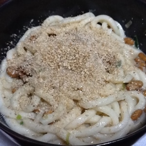 ごま豆乳だれの冷し納豆うどん＋＋